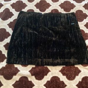 Size 24 crumpled velvet wide belt loop black vintage Guess miniskirt